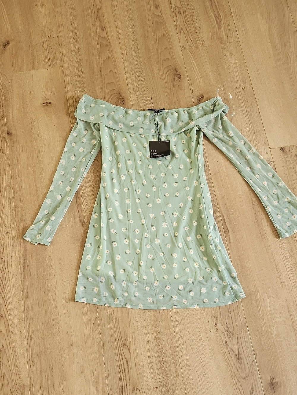 NWT ASee You Monday Green Daisy Print Dress
